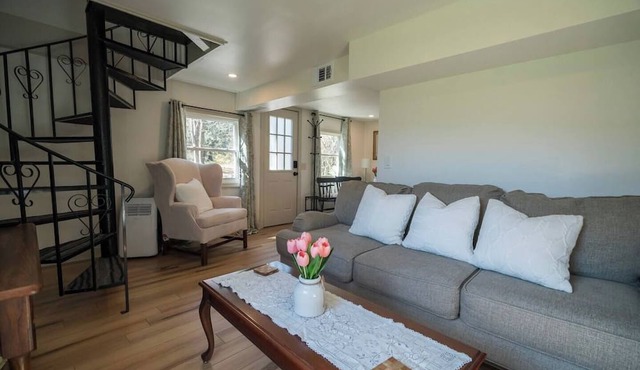 Hadley Hideaway Cottage