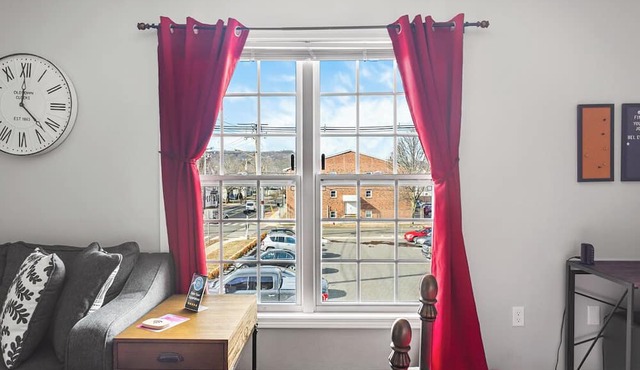 All New Studio apartment in center of town
