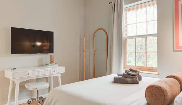 Cozy 1BD With Balcony