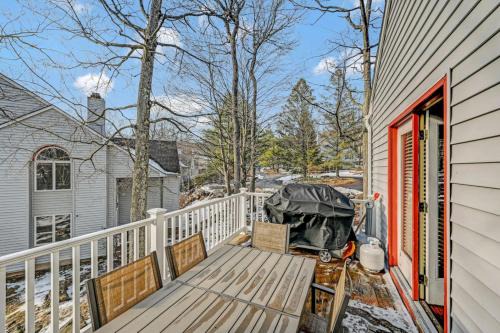 Poconos Paradise Lakeskihikewater Parkkids