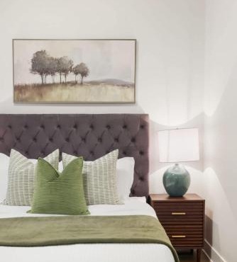 Elegant 2BR Retreat Sleek Design & Comfort