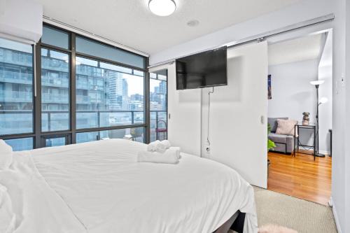 Stylish 2BR Downtown Sanctuary - Free Parking