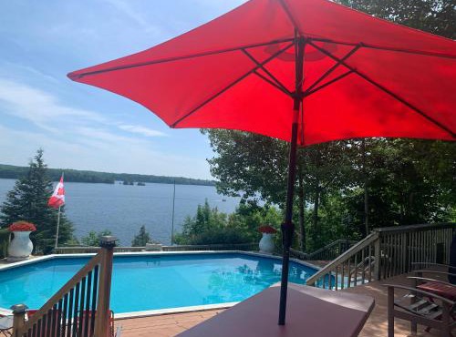 Q Estate Pool cottage