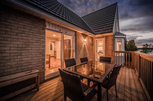 Private 3BR Waterfront Escape in Lion's Head
