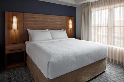 Residence Inn by Marriott Mississauga-Airport Corporate Centre West