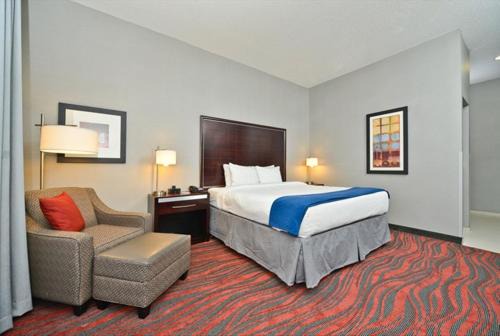 Holiday Inn Express & Suites Utica, NY