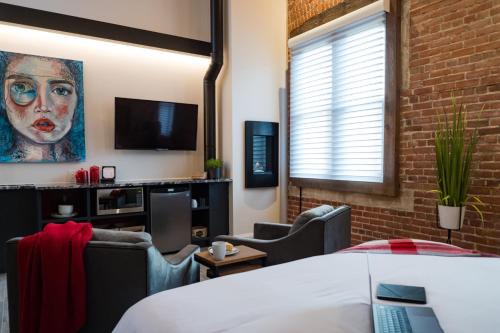 48 King West Boutique Hotel