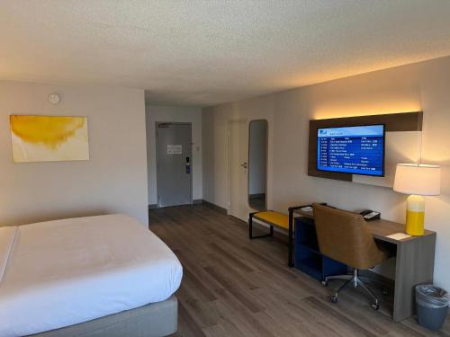 Holiday Inn At Ihg Hotel 