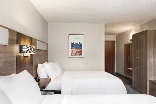 Holiday Inn Express East Greenbush Albany Skyline Ihg Hotel 