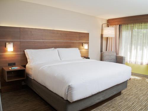 Holiday Inn Express South Burlington Ihg Hotel 